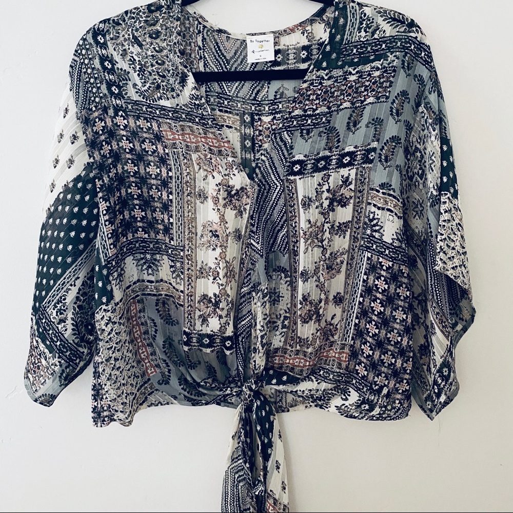 Vici A thing of beauty Kimono tie top